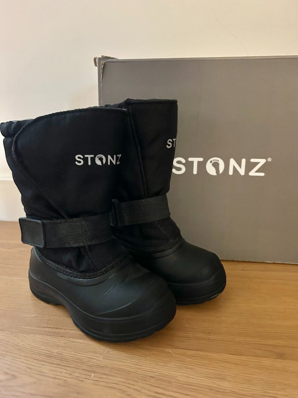 Stonz Trek Kid Ultra-Lightweight Insulated Winter Boot with Liner 10T